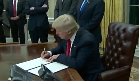 trumpexecorder.jpg